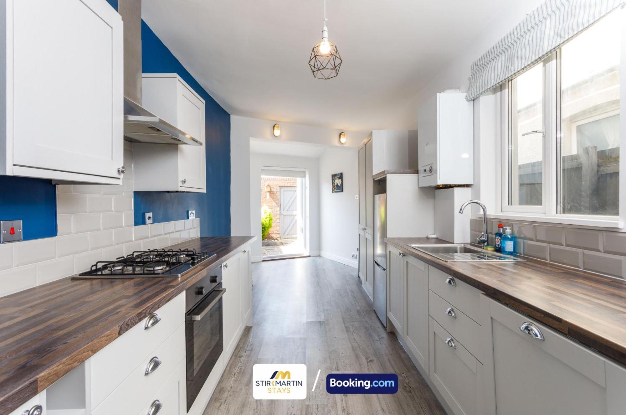 Comfy 3Bed House By Stirkmartin Stays Short Lets & Serviced Accommodation Cardiff With Free Parking & 8Mins To City Centre Eksteriør bilde