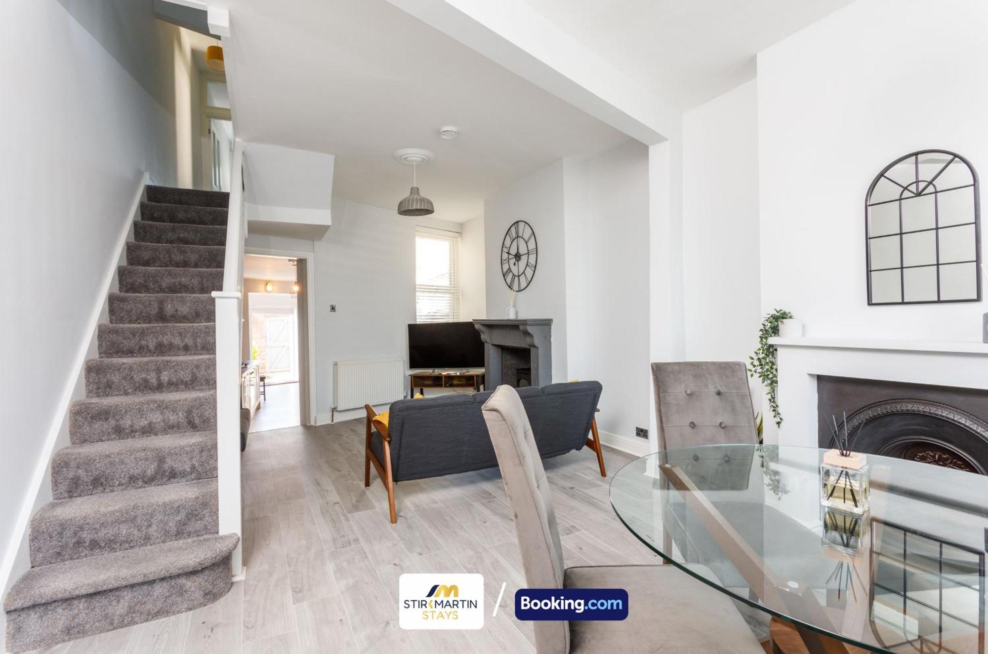 Comfy 3Bed House By Stirkmartin Stays Short Lets & Serviced Accommodation Cardiff With Free Parking & 8Mins To City Centre Eksteriør bilde