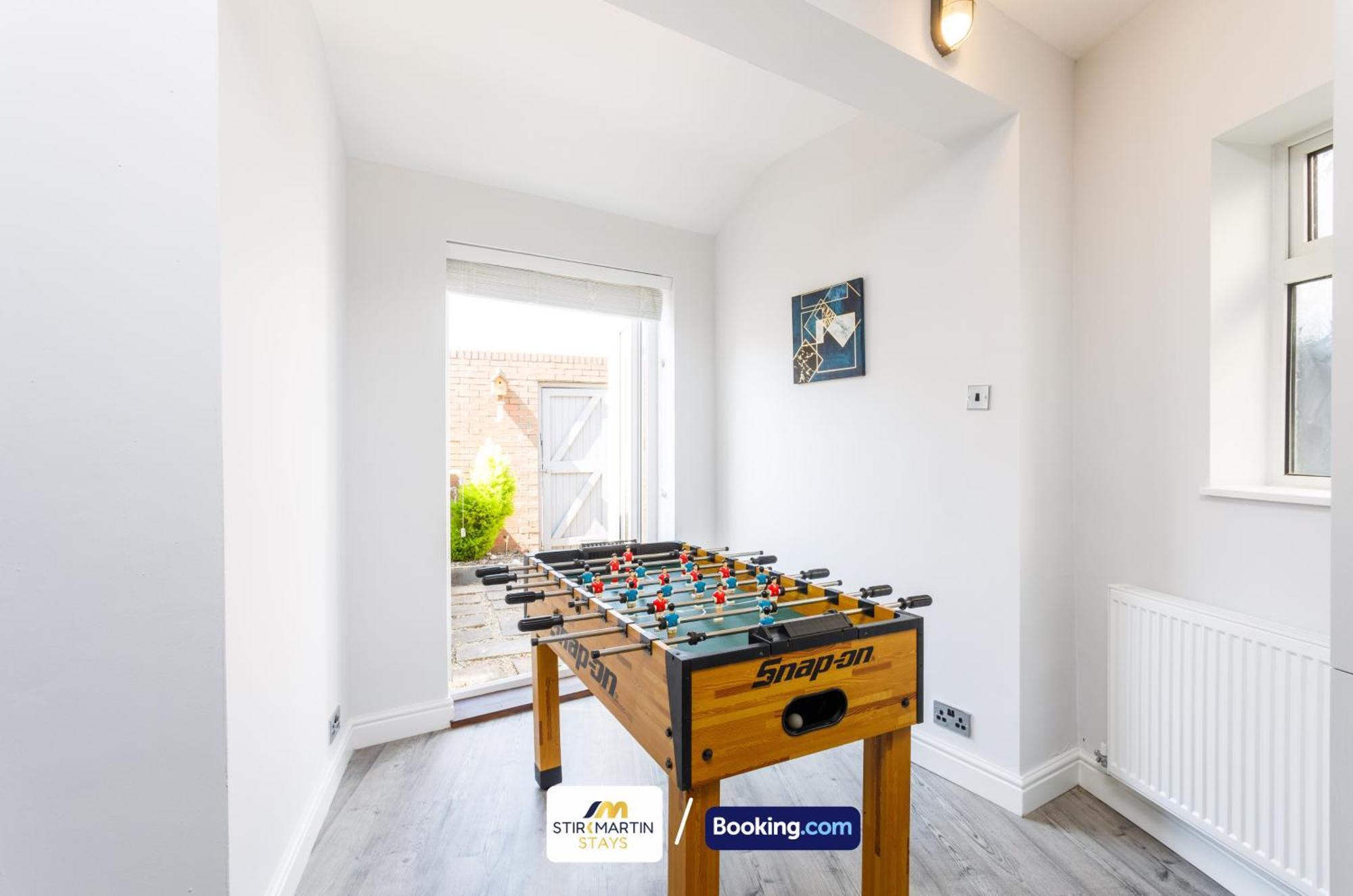 Comfy 3Bed House By Stirkmartin Stays Short Lets & Serviced Accommodation Cardiff With Free Parking & 8Mins To City Centre Eksteriør bilde